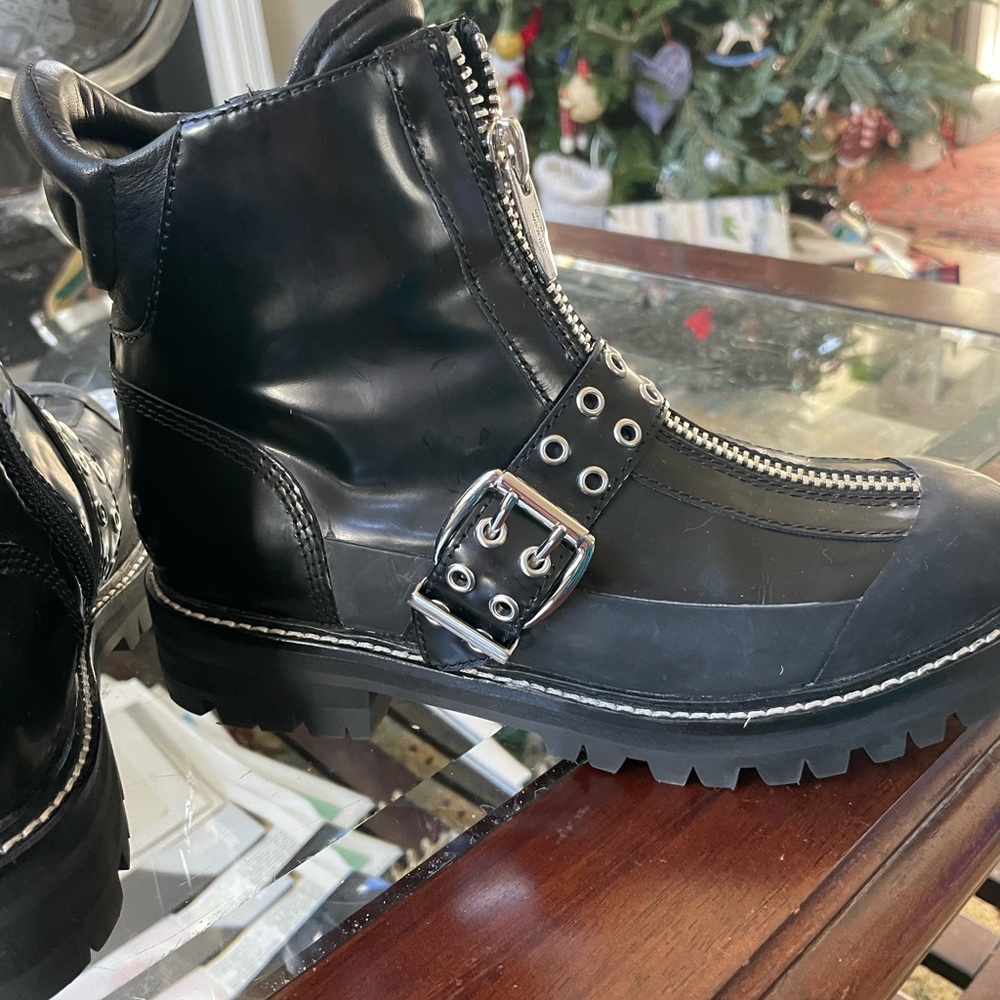 Sigerson Morrison ‘Ipo’ leather boots size 37. Never worn. Fits more like 6.5